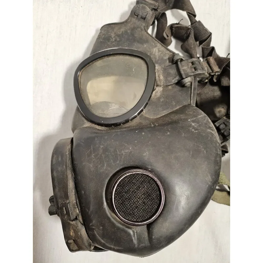US Gas Mask M17 A1 LARGE Mask With Original Nylon Carry Bag